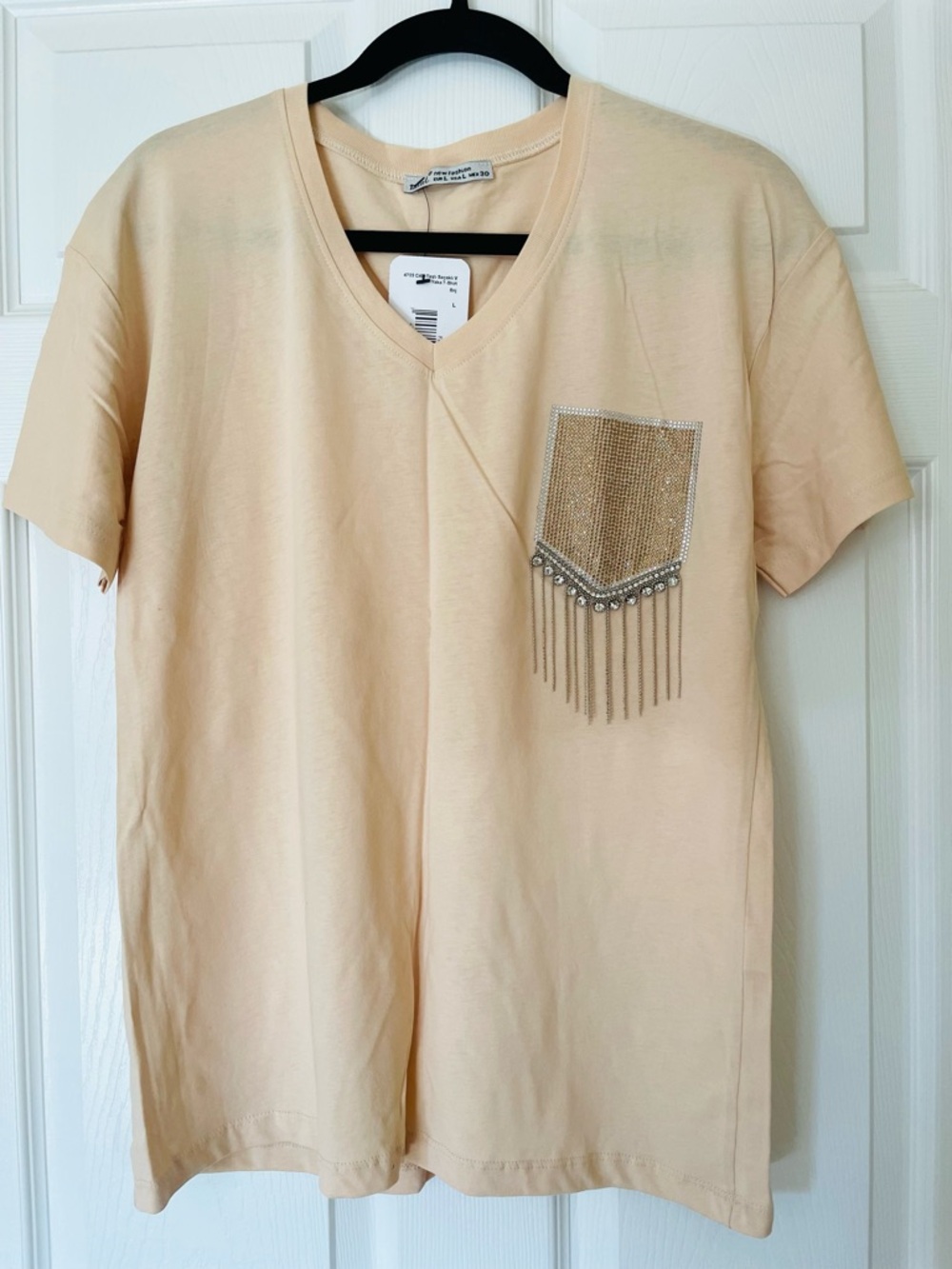 mint Embellished Pocket V-Neck Tee | Rhinestone Chain Fringe Light Biscuit Top